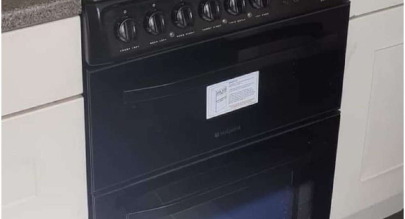 Can an electric oven plug into a normal socket